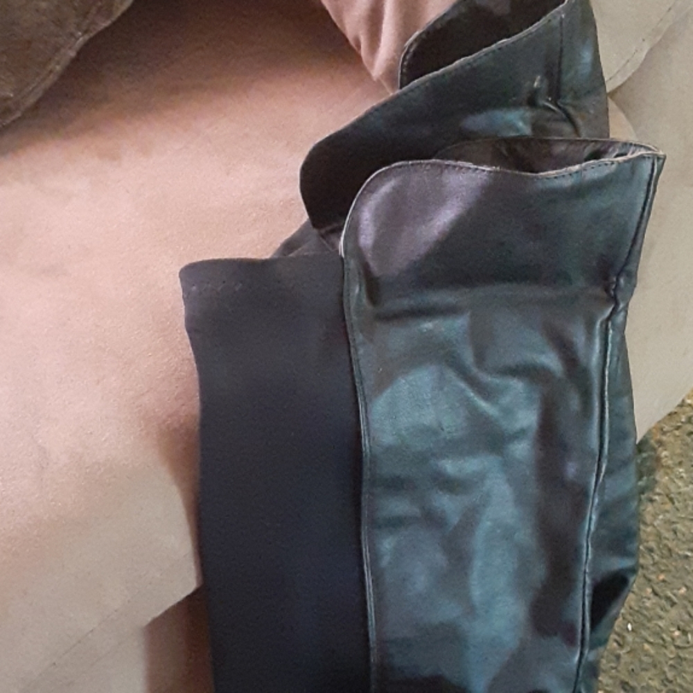 Boots - Picture 2 of 4